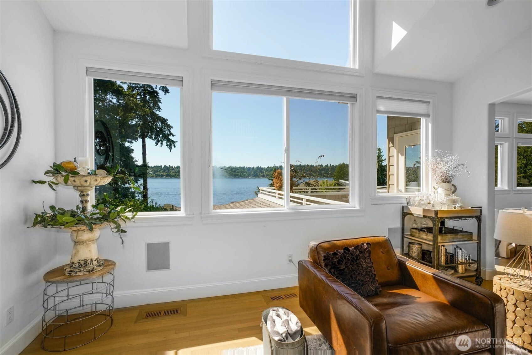 13130 Holmes Point Drive NE, Kirkland, WA 98034
