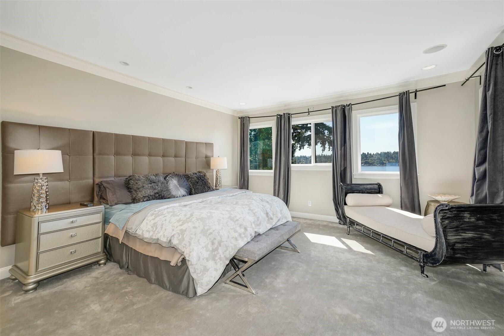 13130 Holmes Point Drive NE, Kirkland, WA 98034