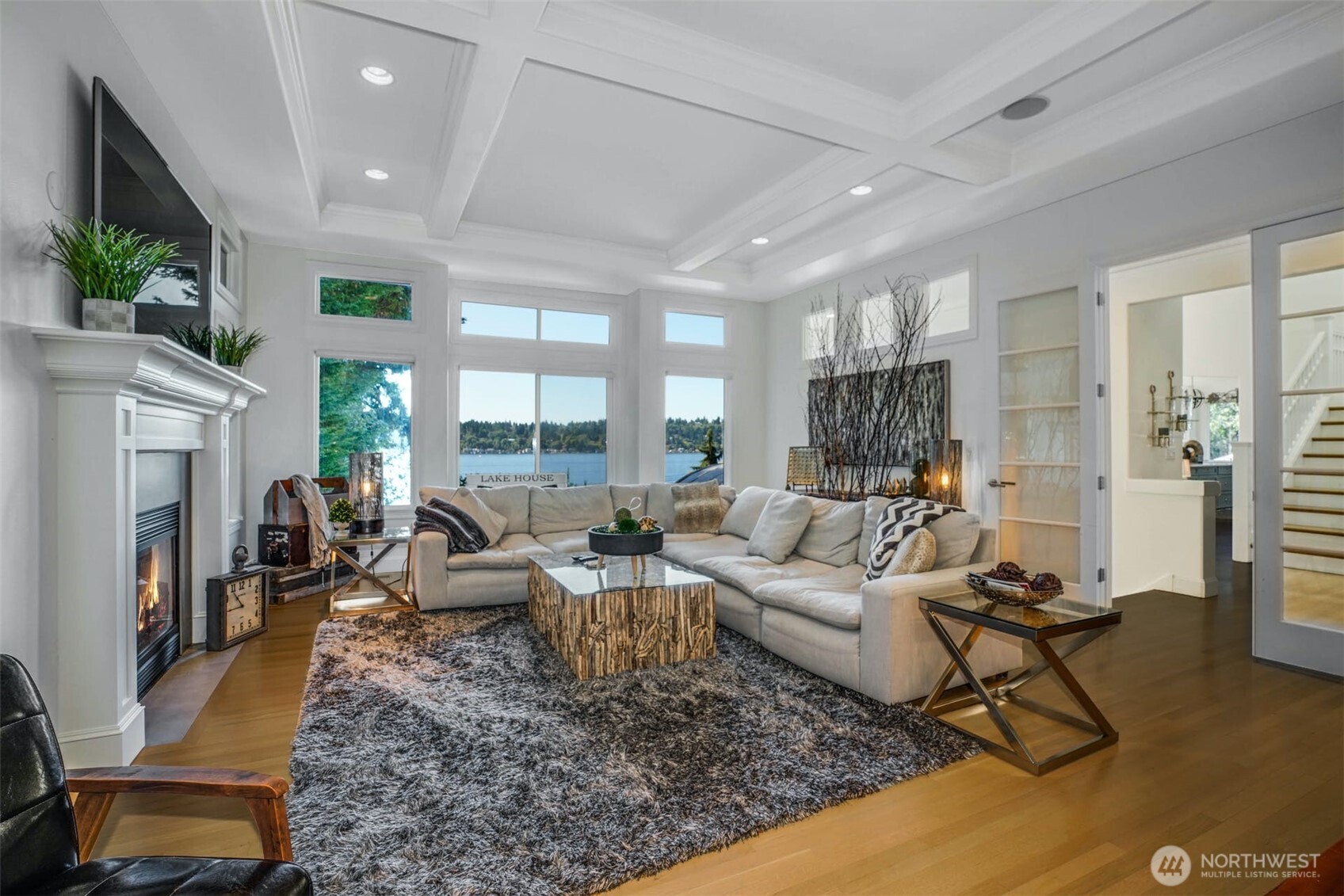 13130 Holmes Point Drive NE, Kirkland, WA 98034