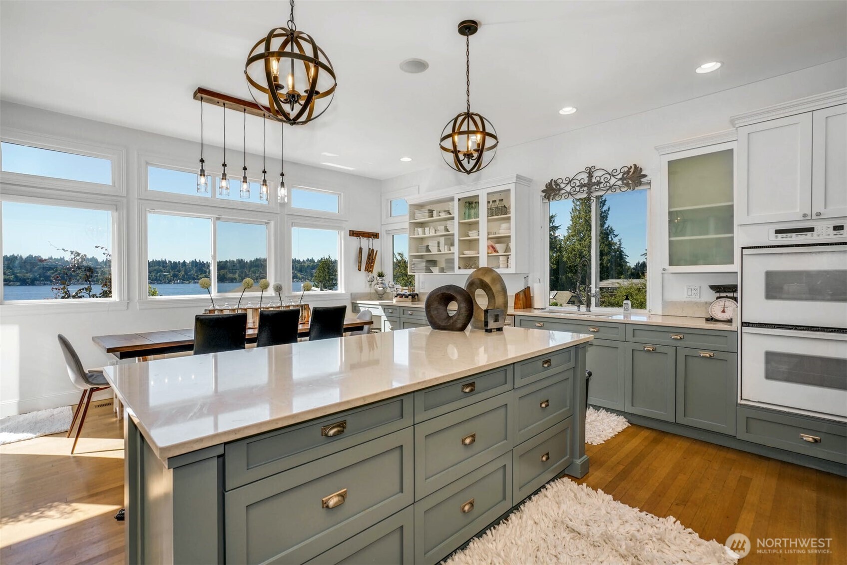 13130 Holmes Point Drive NE, Kirkland, WA 98034