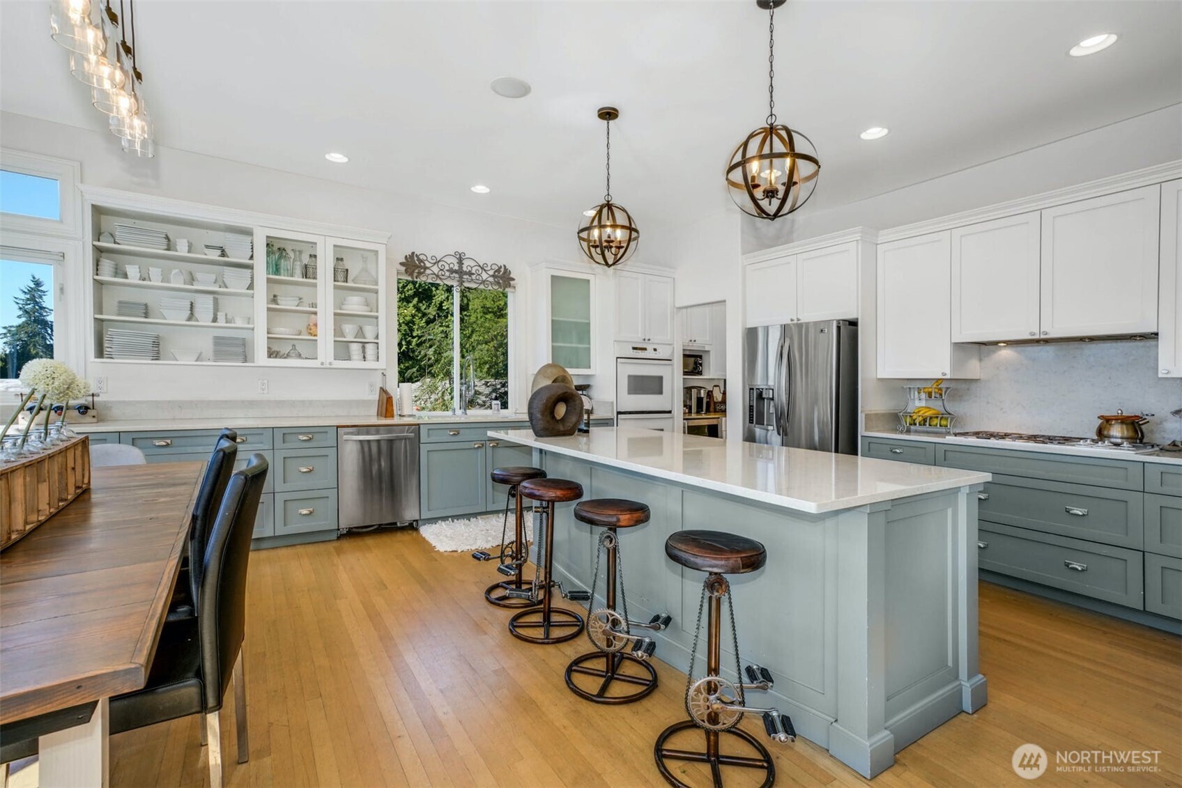 13130 Holmes Point Drive NE, Kirkland, WA 98034