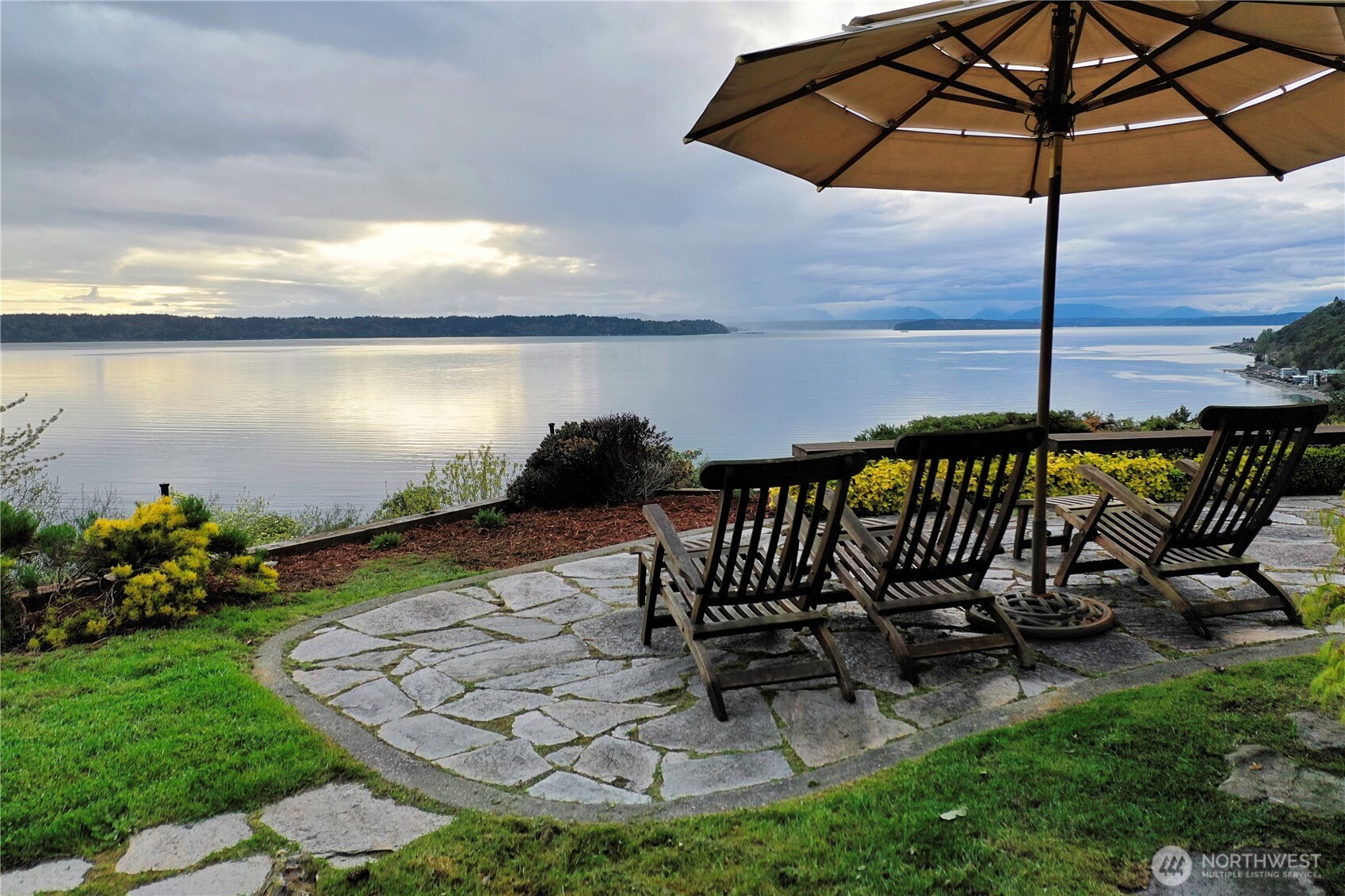 12637 Shorewood Drive SW, Burien, WA 98146