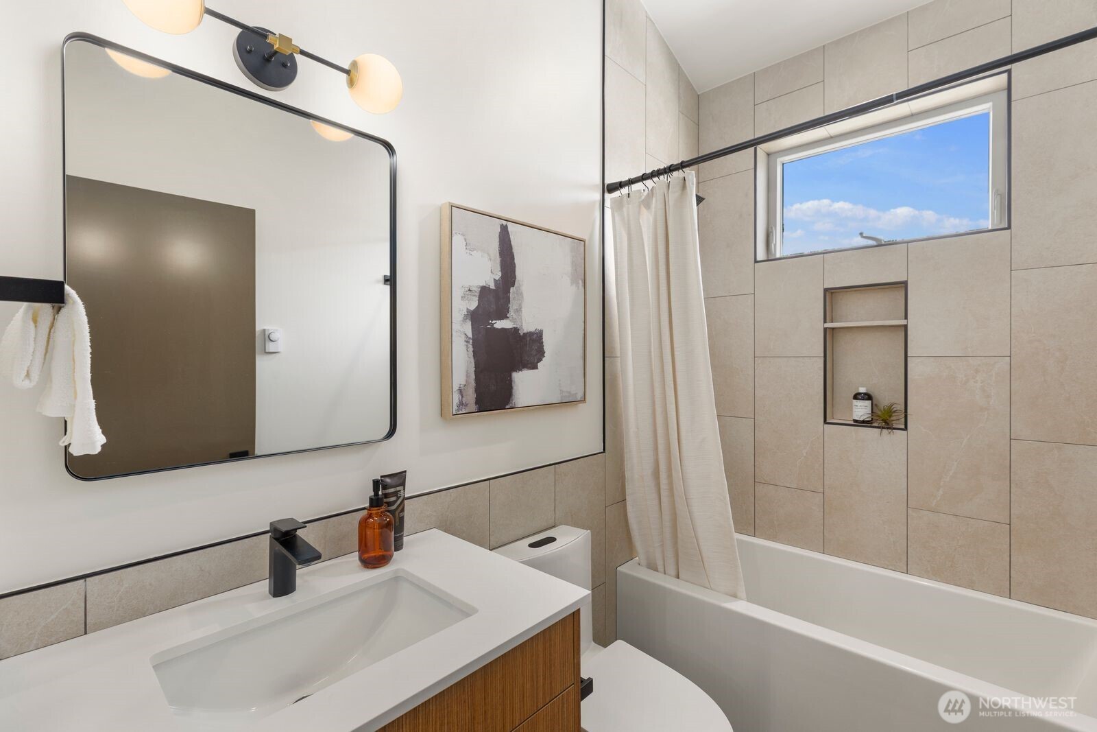 3305 S Hanford Street , Seattle, WA 98144