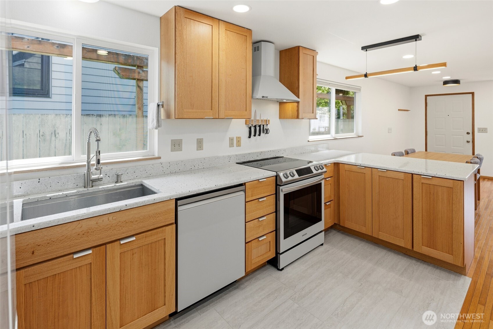 520 N 79th Street , Seattle, WA 98103