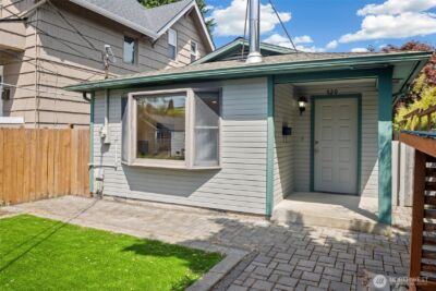 520 N 79th Street , Seattle, WA 98103