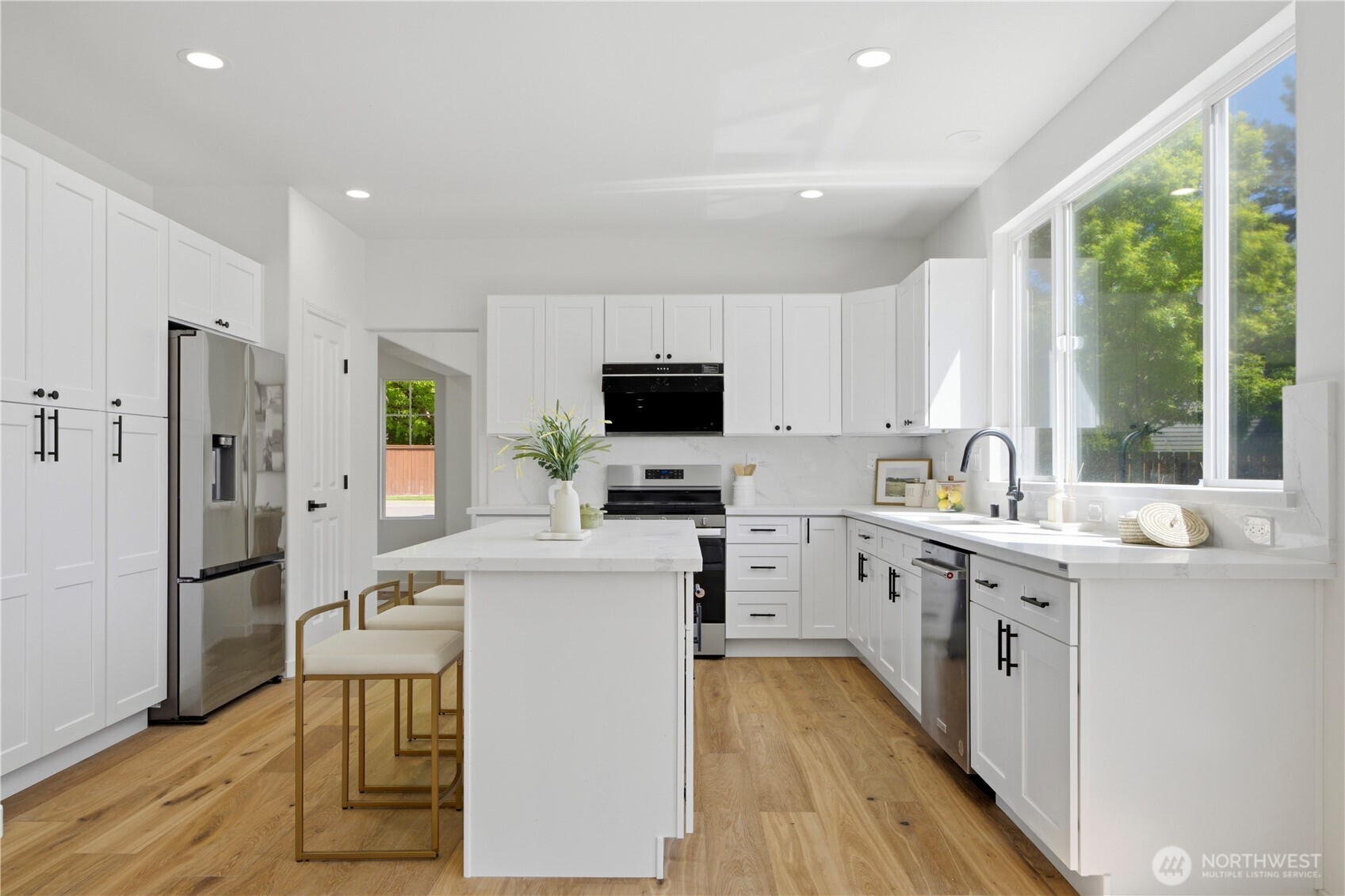 23991 SE 10th Street , Sammamish, WA 98075