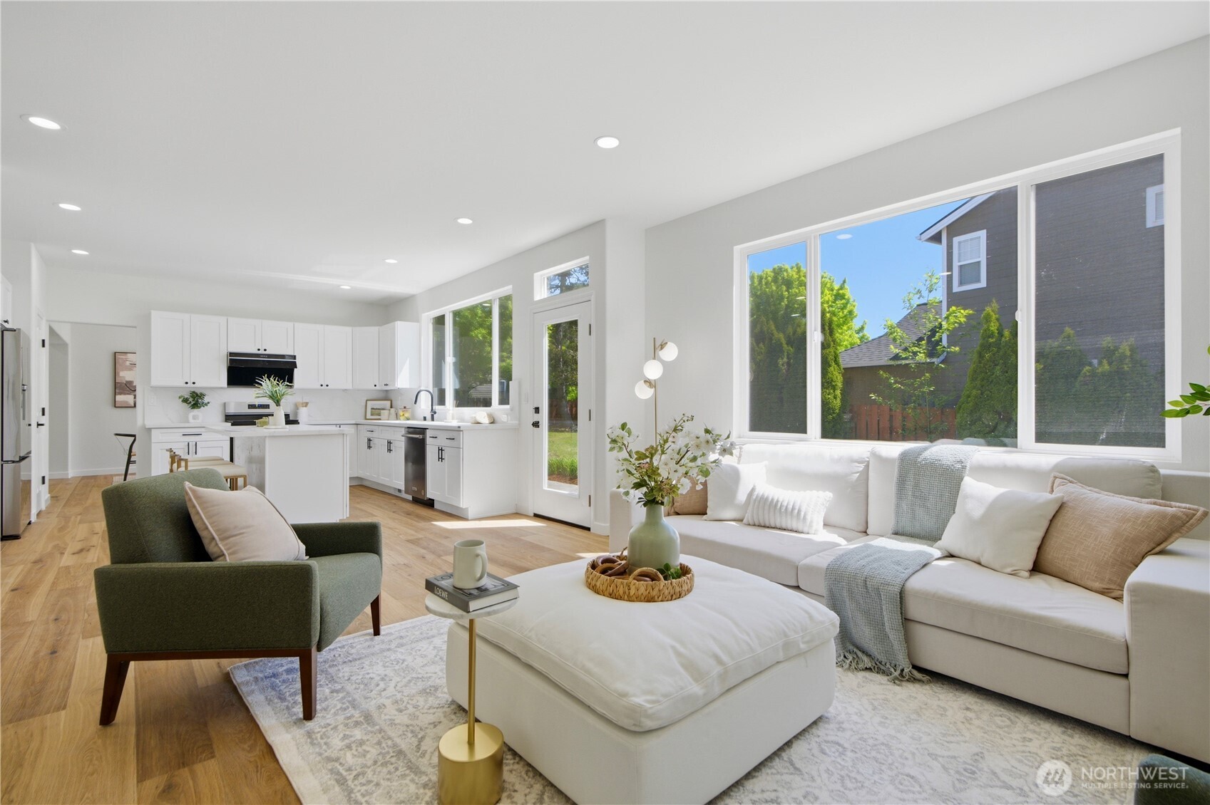 23991 SE 10th Street , Sammamish, WA 98075