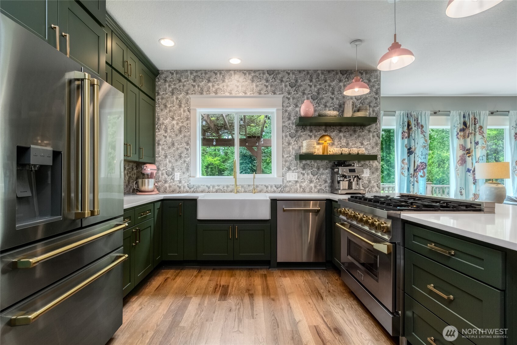 17 SW Homestead Avenue , College Place, WA 99324