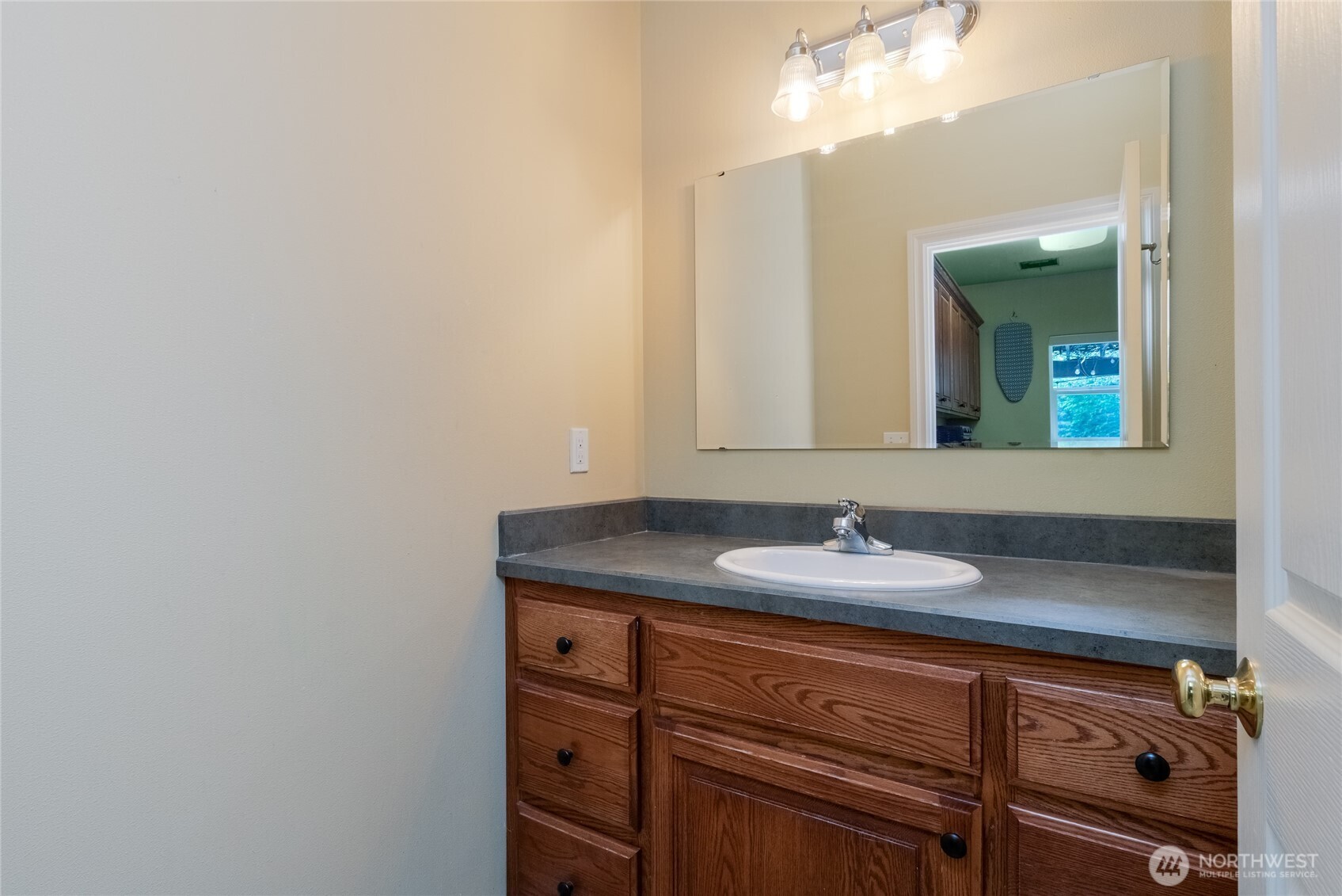 17 SW Homestead Avenue , College Place, WA 99324