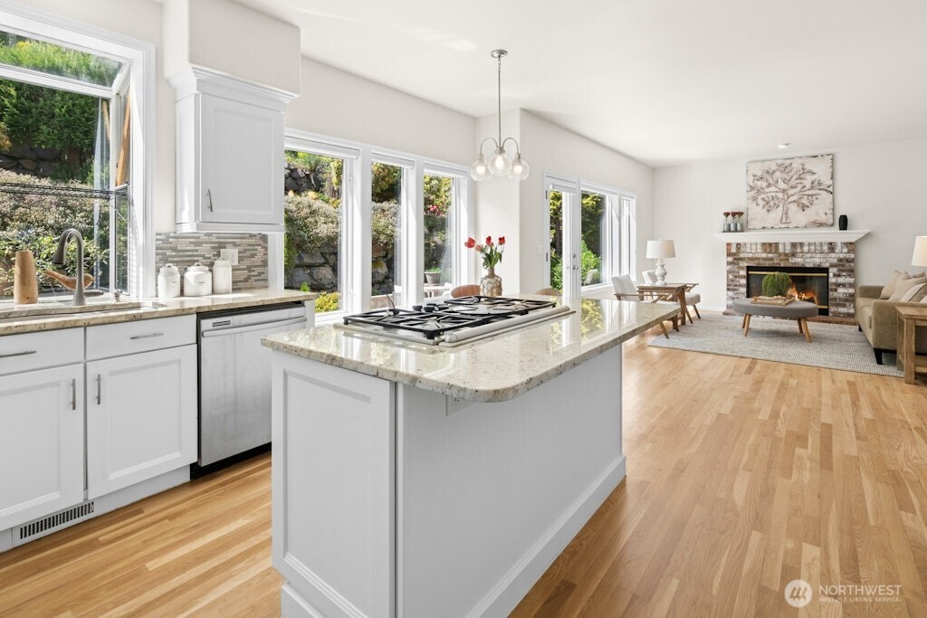 6063 156th Place SE, Bellevue, WA 98006