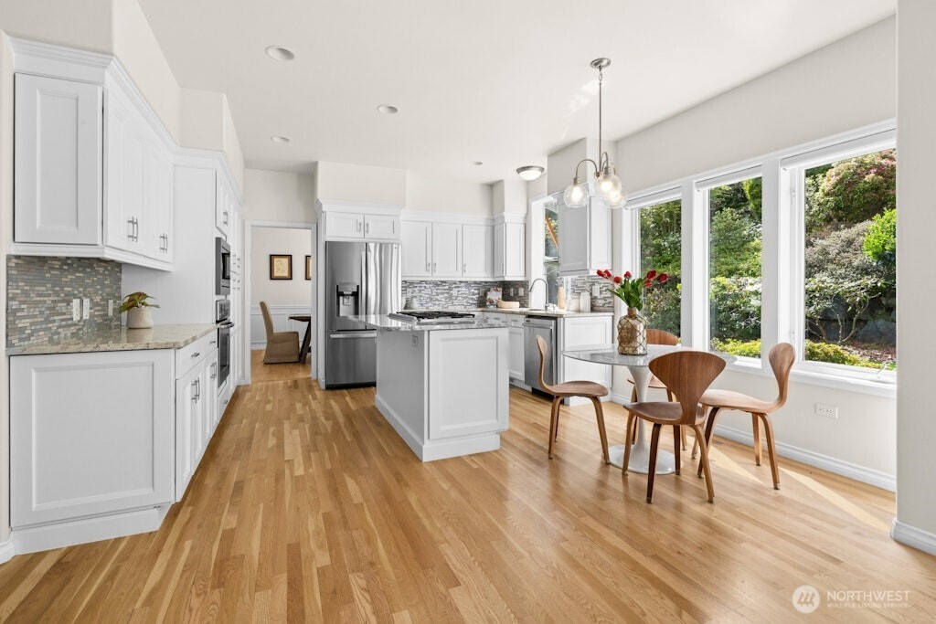 6063 156th Place SE, Bellevue, WA 98006