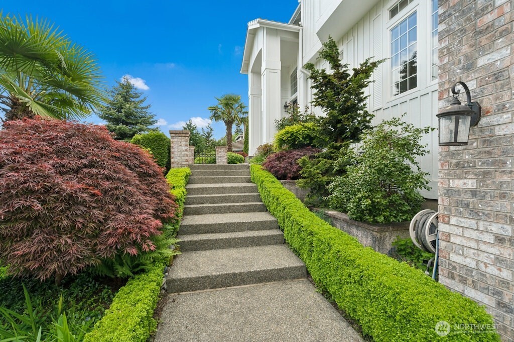 6063 156th Place SE, Bellevue, WA 98006
