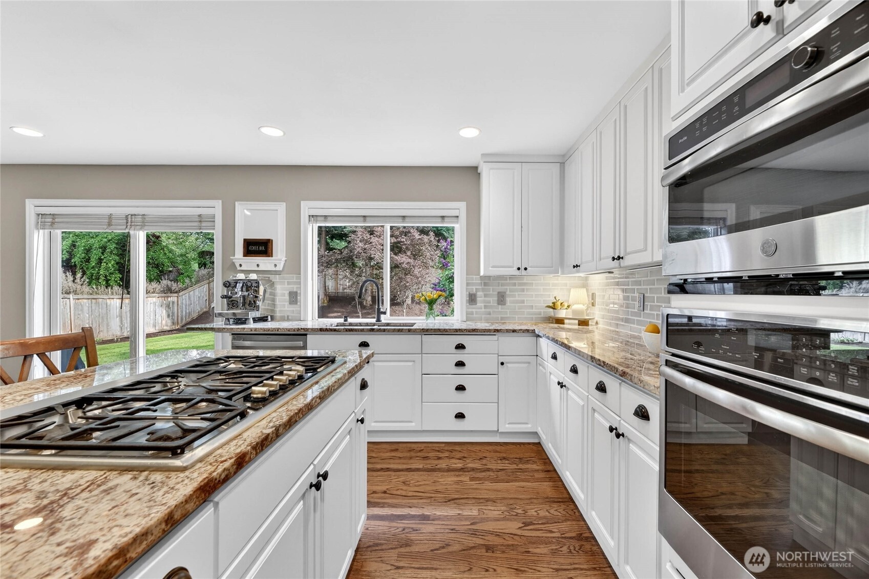 24861 NE 1st Place , Sammamish, WA 98074