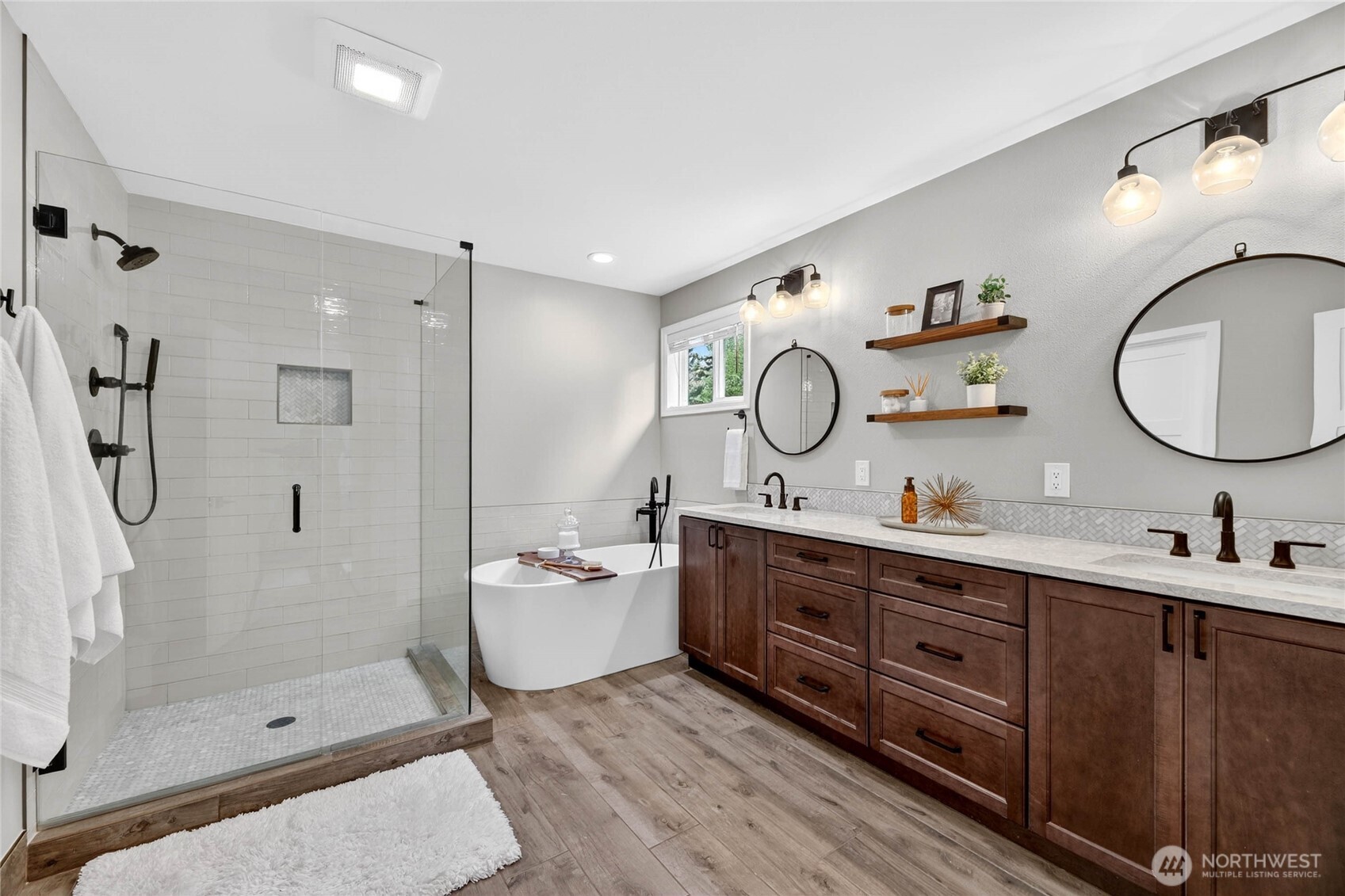 24861 NE 1st Place , Sammamish, WA 98074
