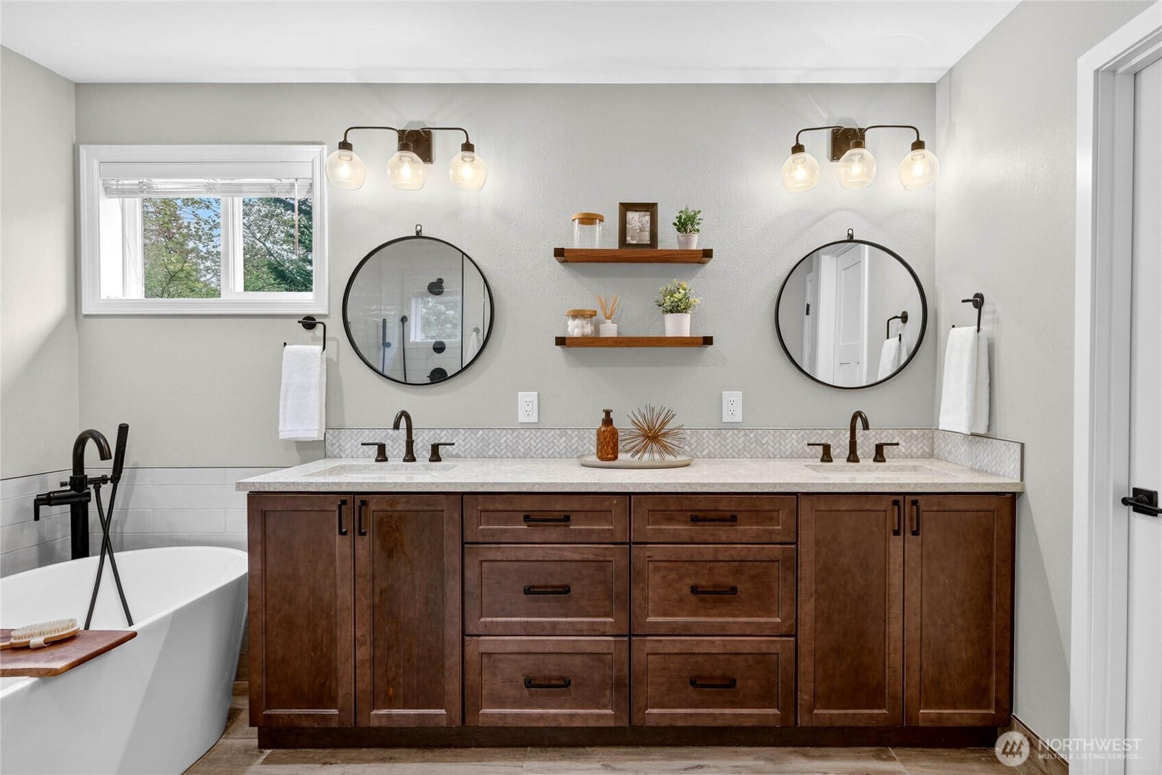 24861 NE 1st Place , Sammamish, WA 98074