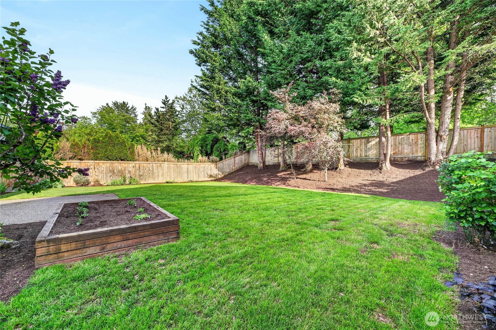 24861 NE 1st Place , Sammamish, WA 98074