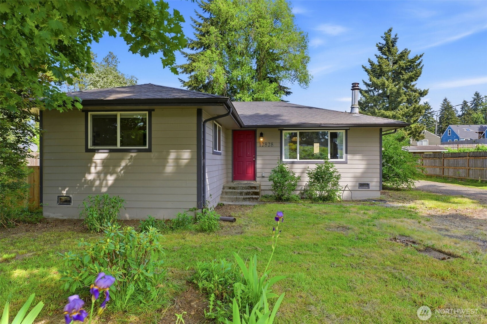 12828 6th Avenue S, Burien, WA 98168