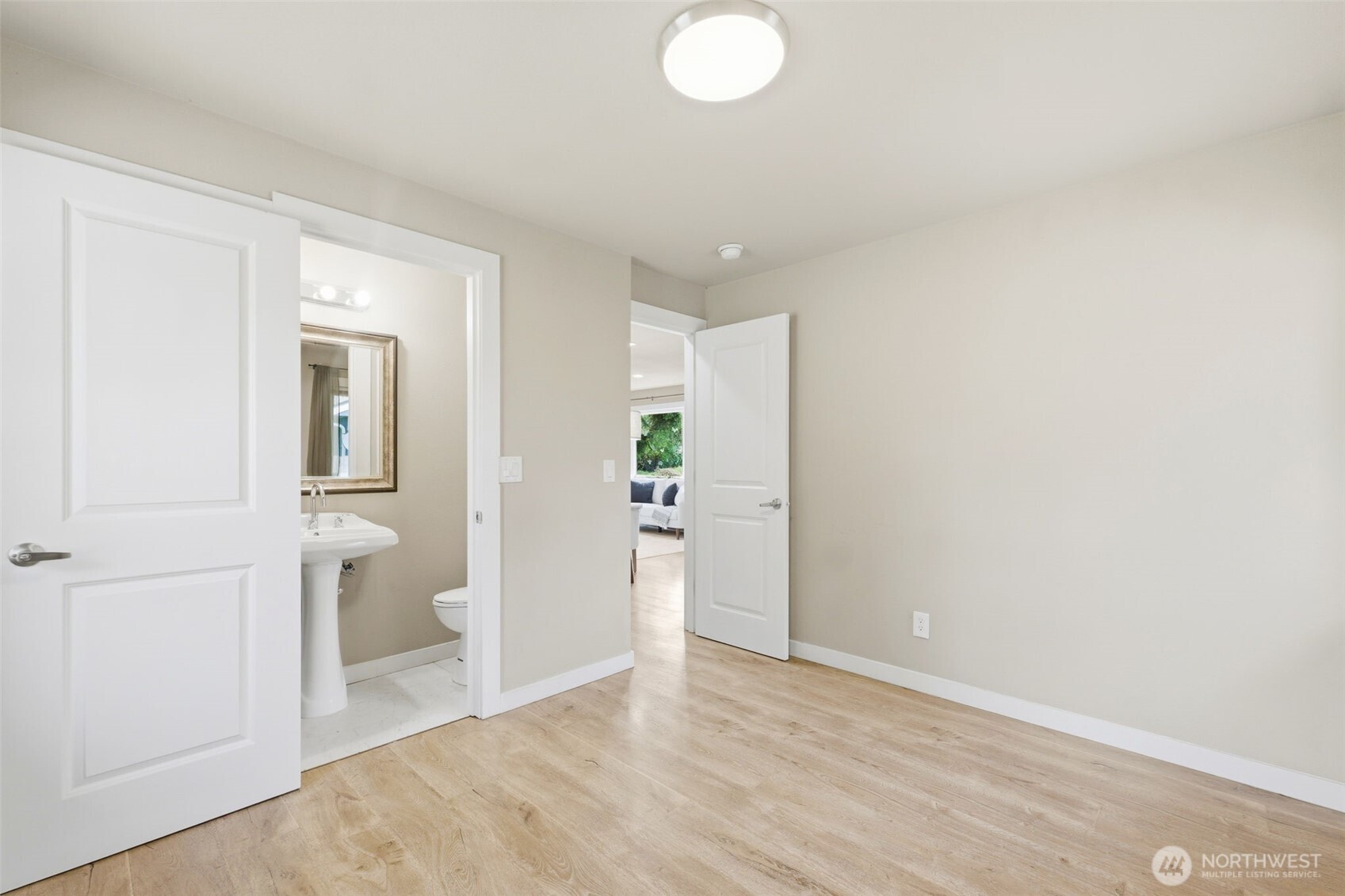 12828 6th Avenue S, Burien, WA 98168