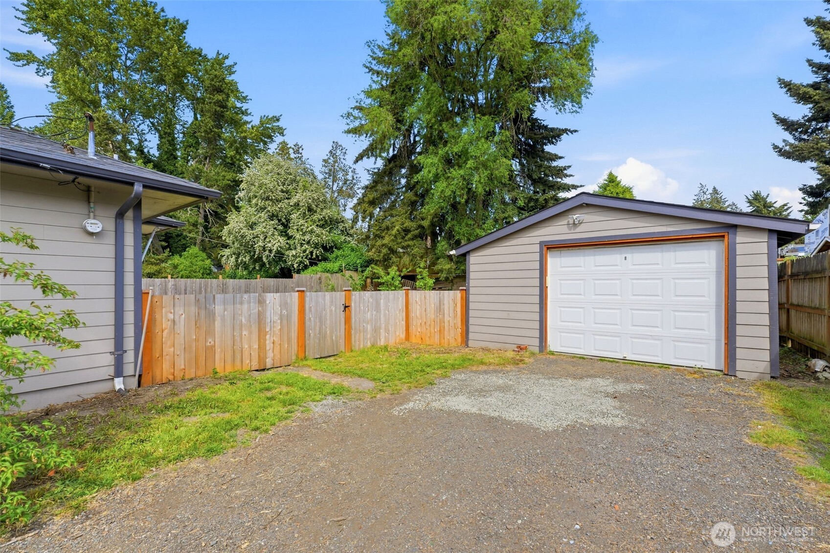 12828 6th Avenue S, Burien, WA 98168