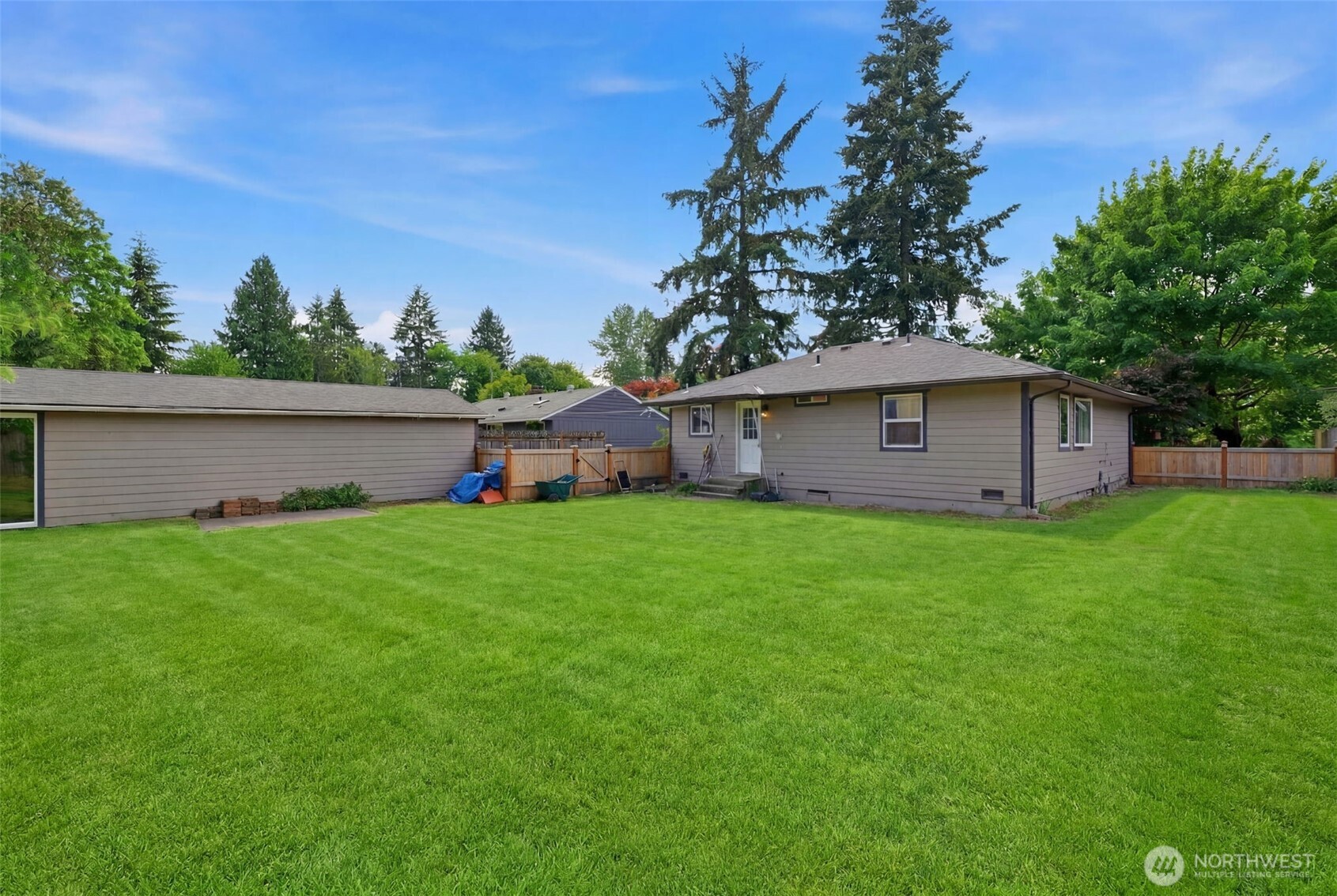 12828 6th Avenue S, Burien, WA 98168
