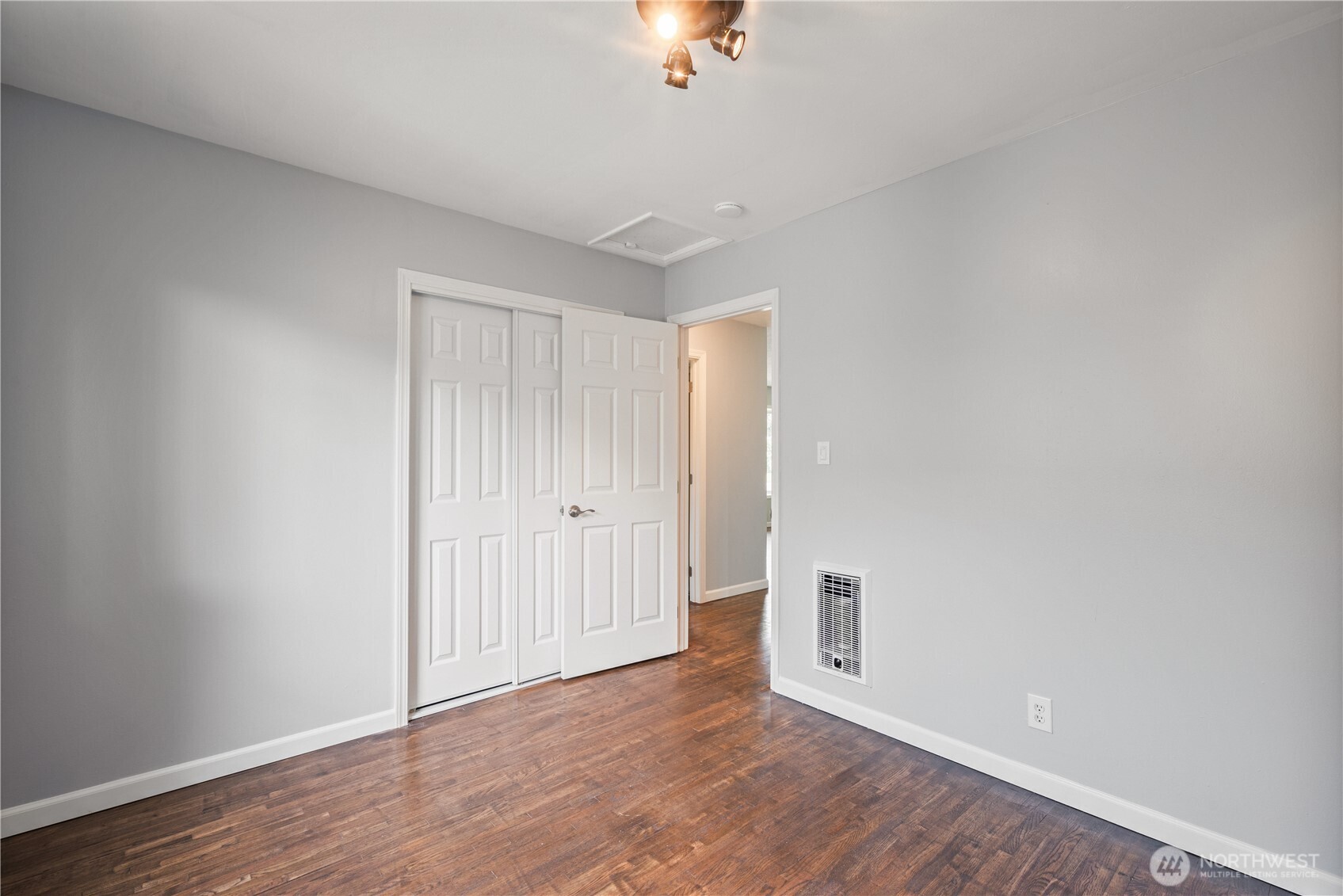 2017 28th Ave , Longview, WA 98632