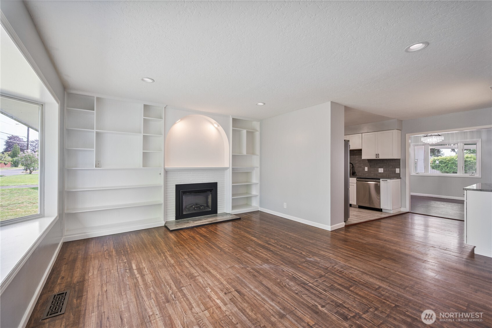 2017 28th Ave , Longview, WA 98632