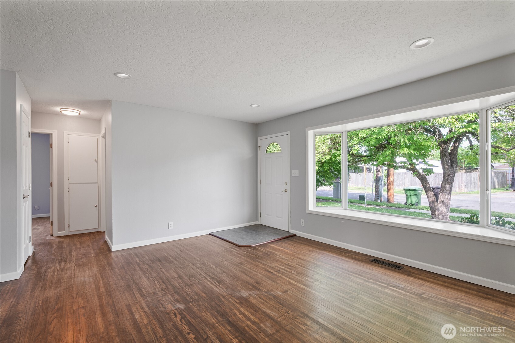 2017 28th Ave , Longview, WA 98632