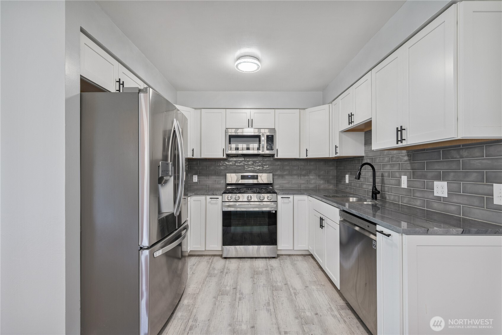2017 28th Ave , Longview, WA 98632