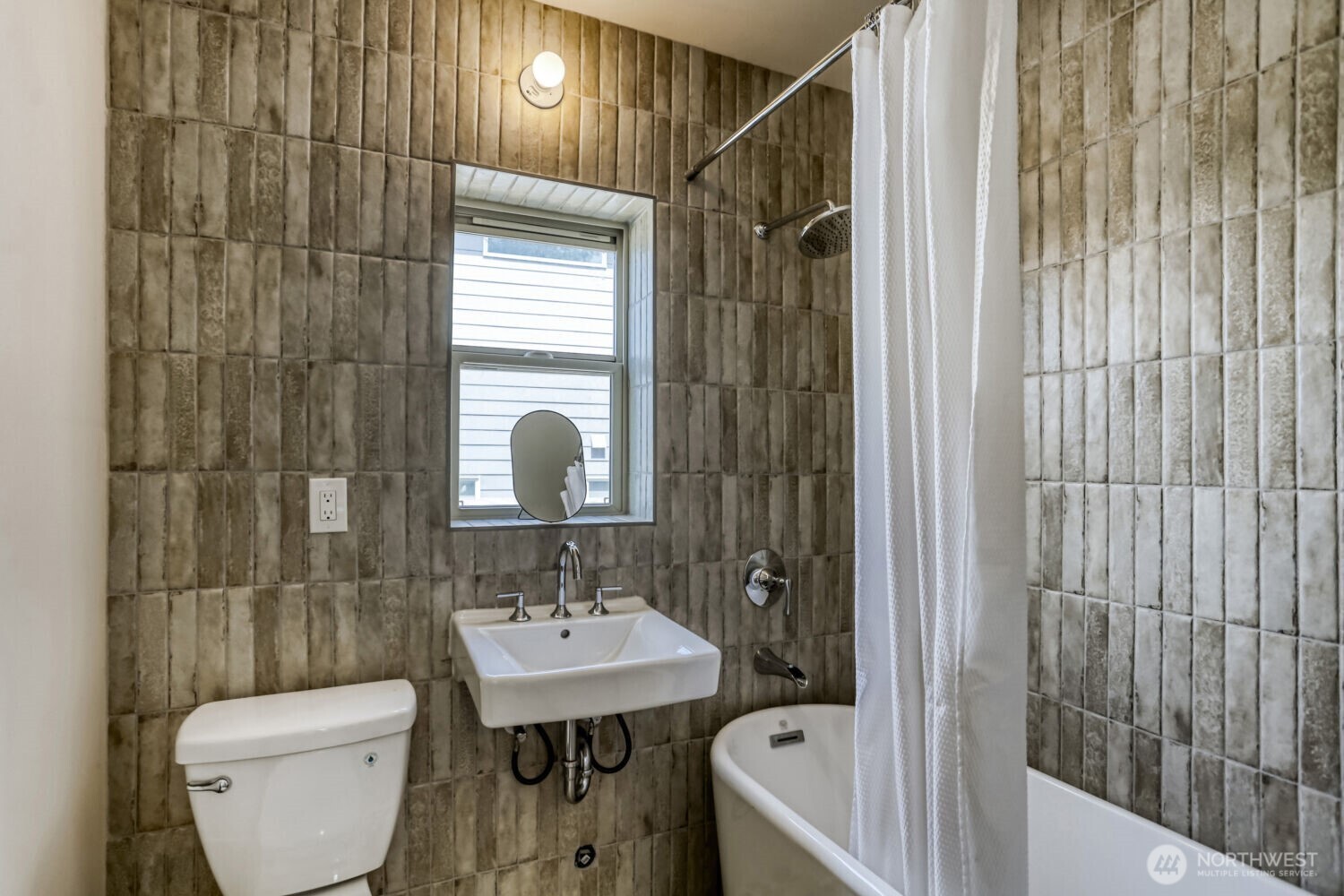 4582 22nd Avenue SW, Seattle, WA 98106