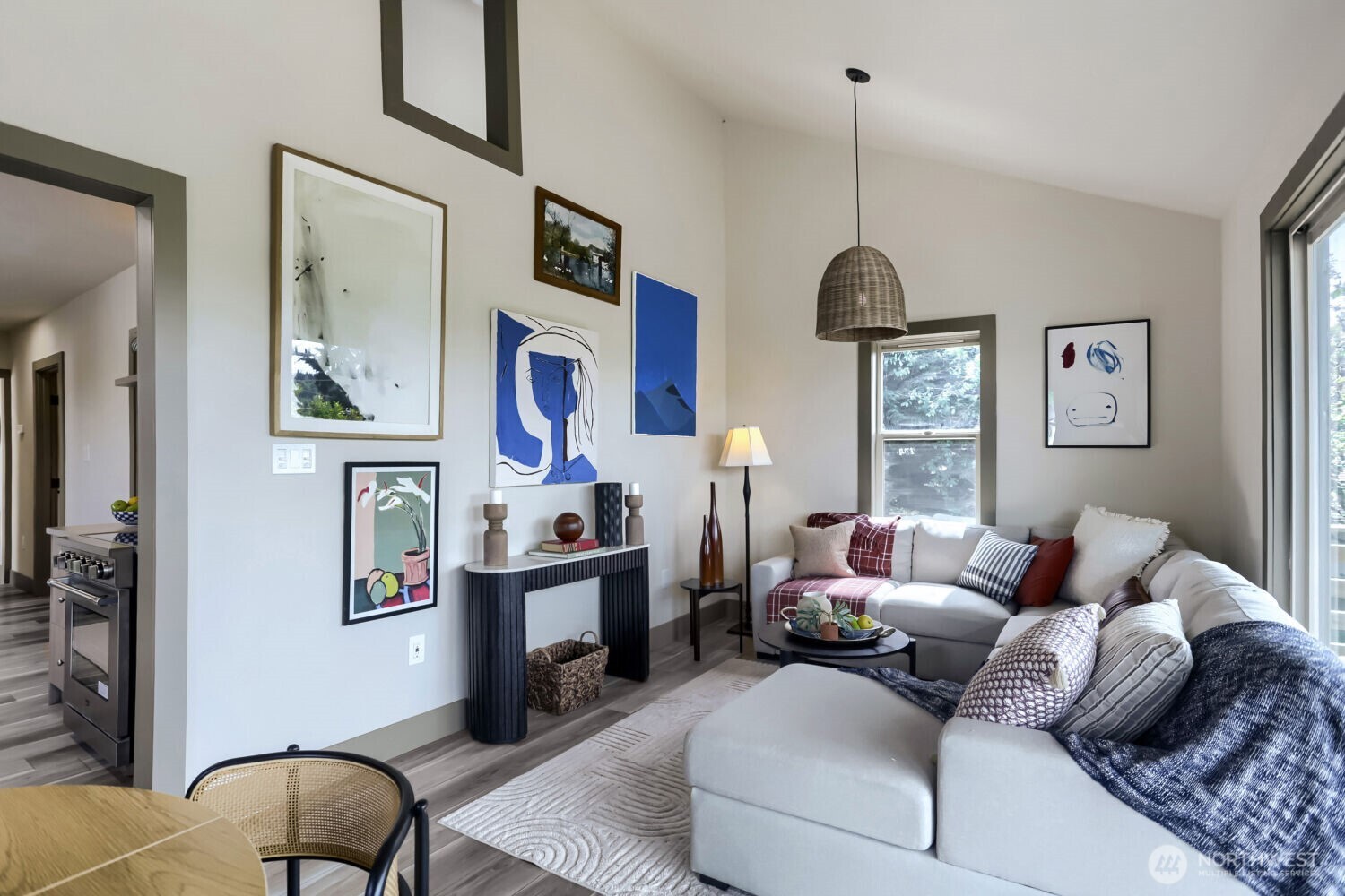 4582 22nd Avenue SW, Seattle, WA 98106