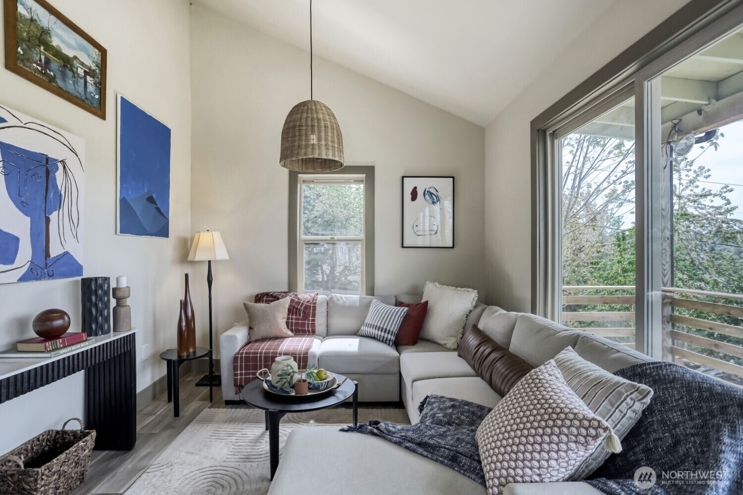 4582 22nd Avenue SW, Seattle, WA 98106