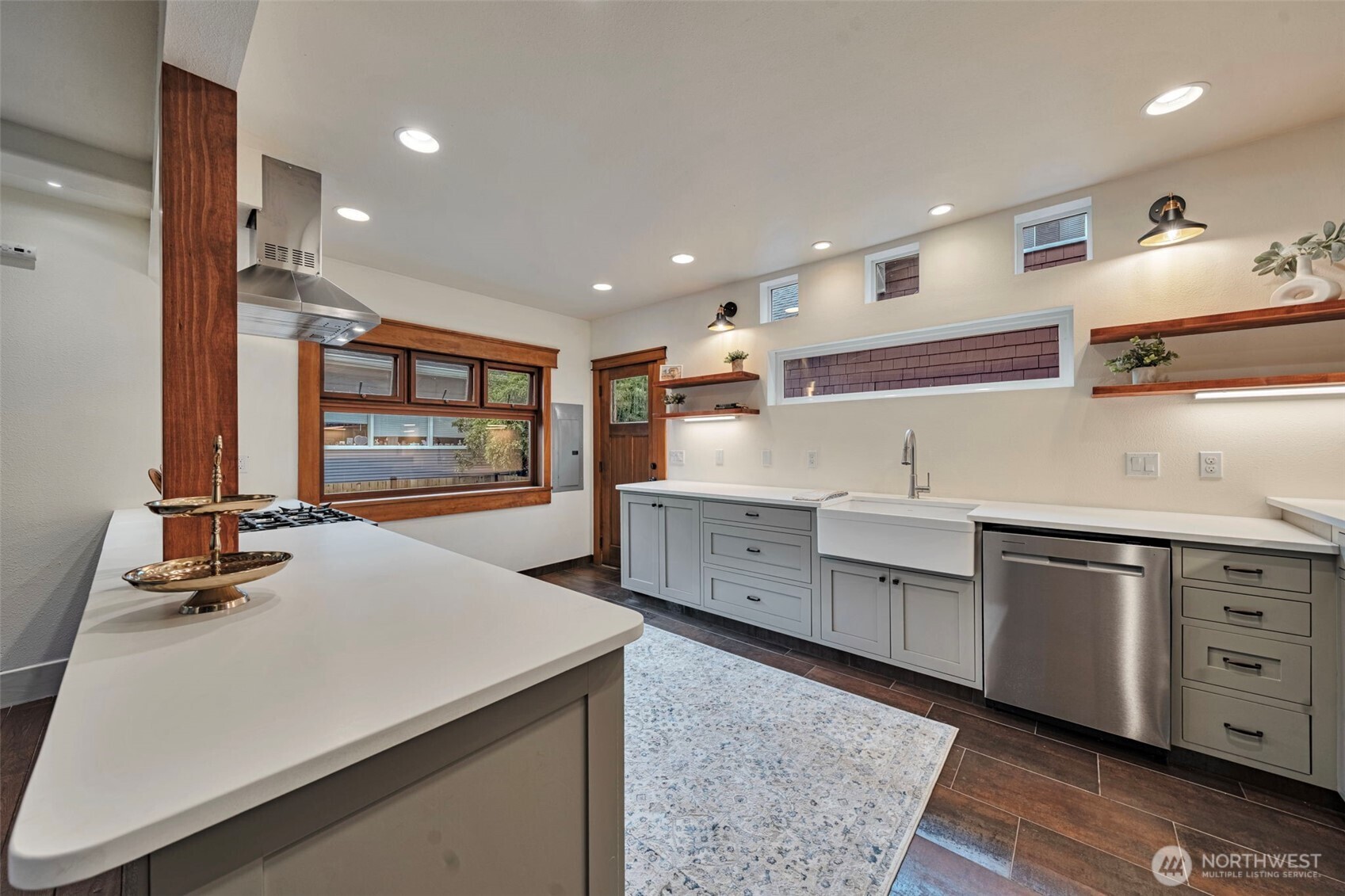 2614 N Lawrence Street , Tacoma, WA 98407