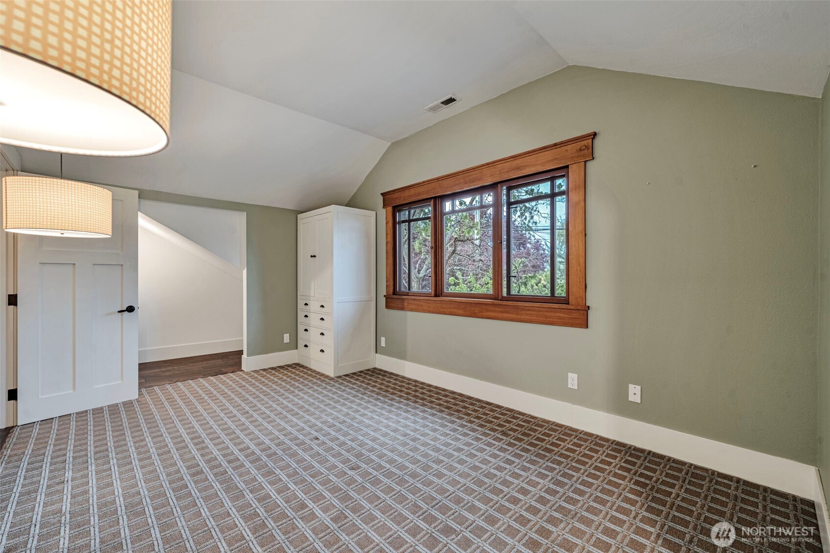 2614 N Lawrence Street , Tacoma, WA 98407
