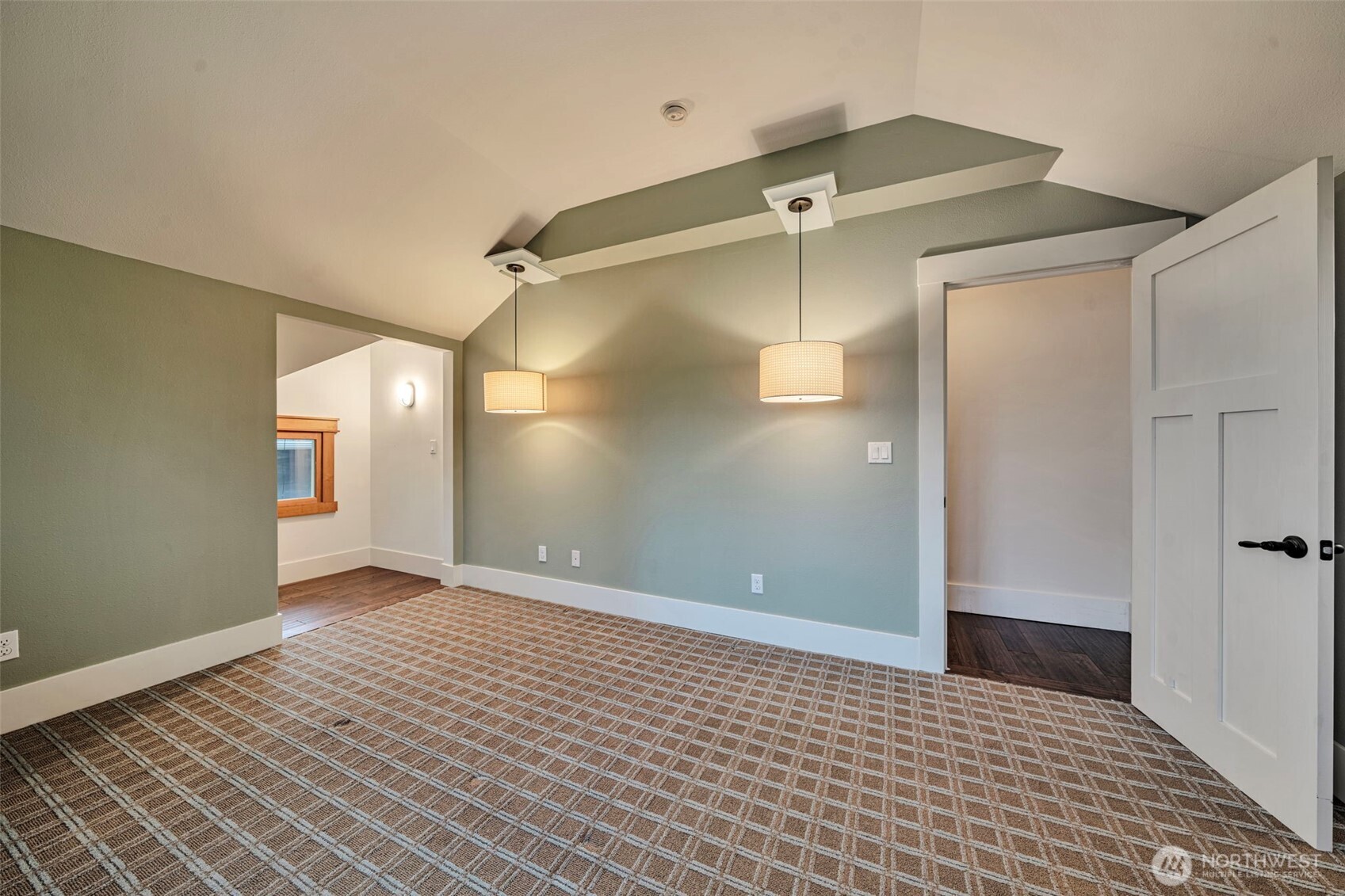 2614 N Lawrence Street , Tacoma, WA 98407