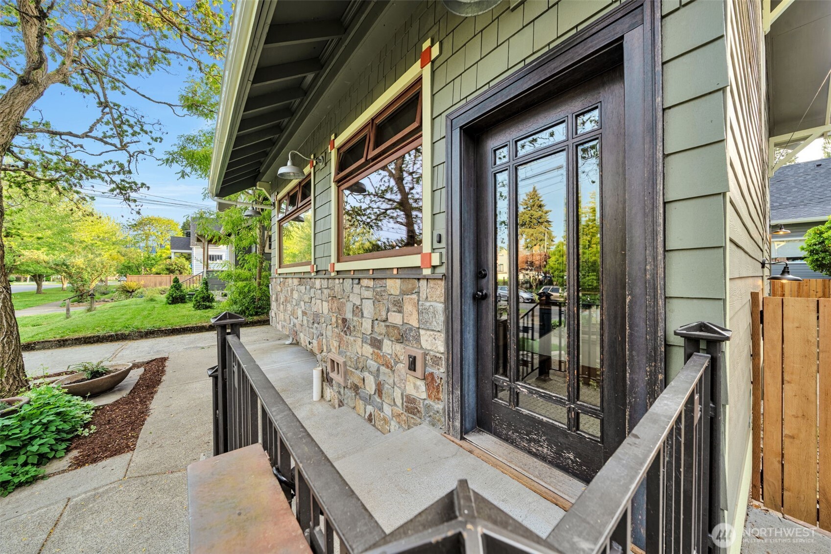 2614 N Lawrence Street , Tacoma, WA 98407