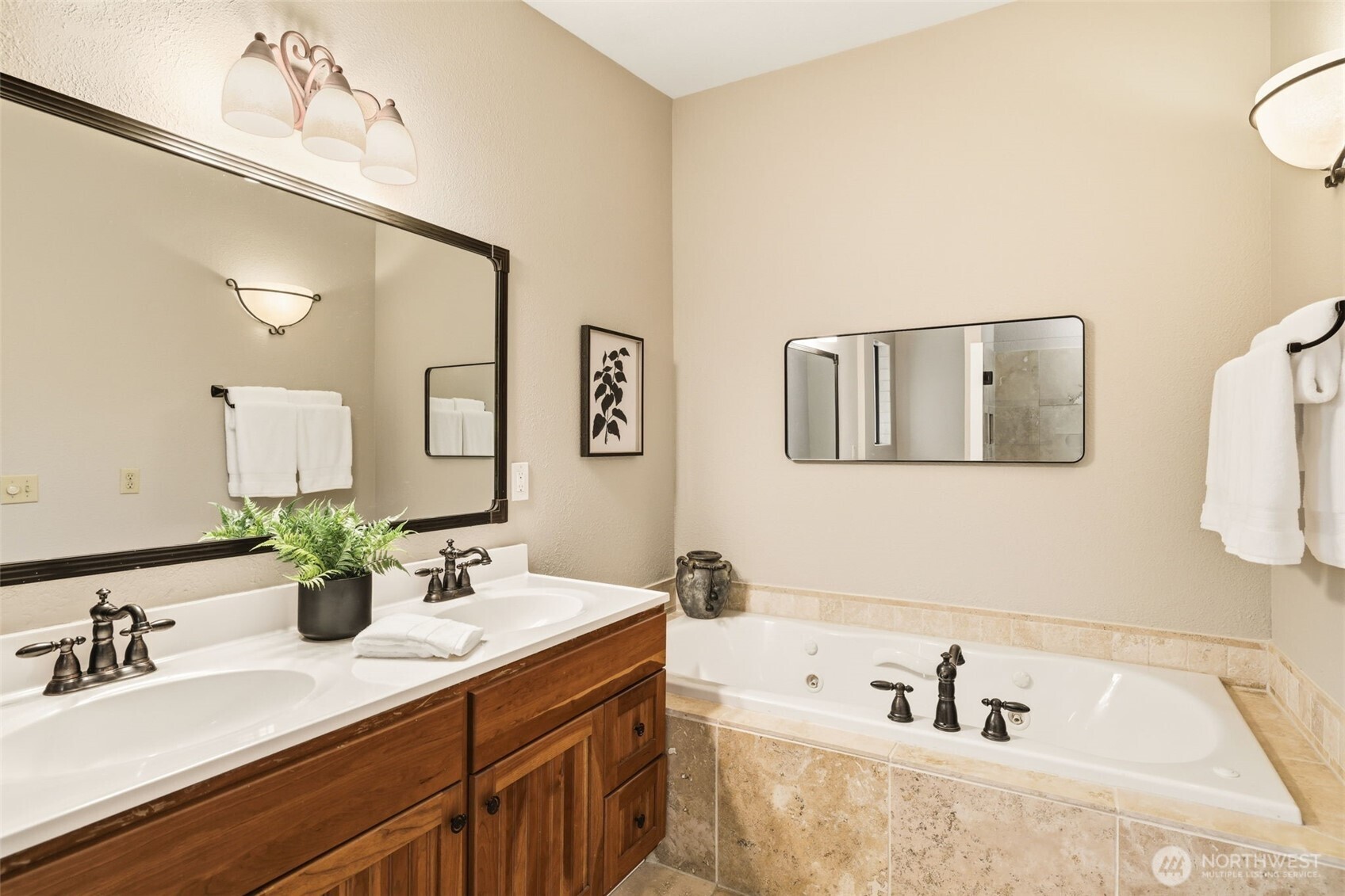 5578 Broad View Avenue NE, Tacoma, WA 98422