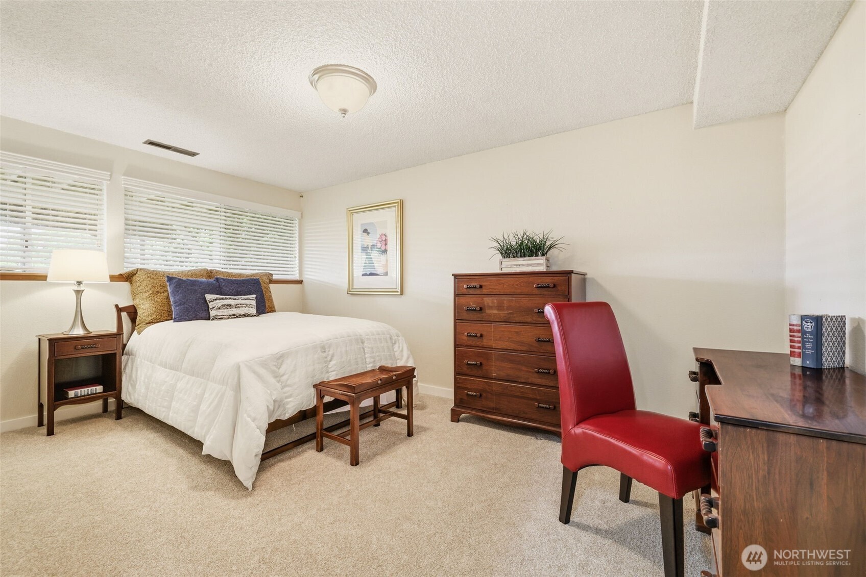5578 Broad View Avenue NE, Tacoma, WA 98422