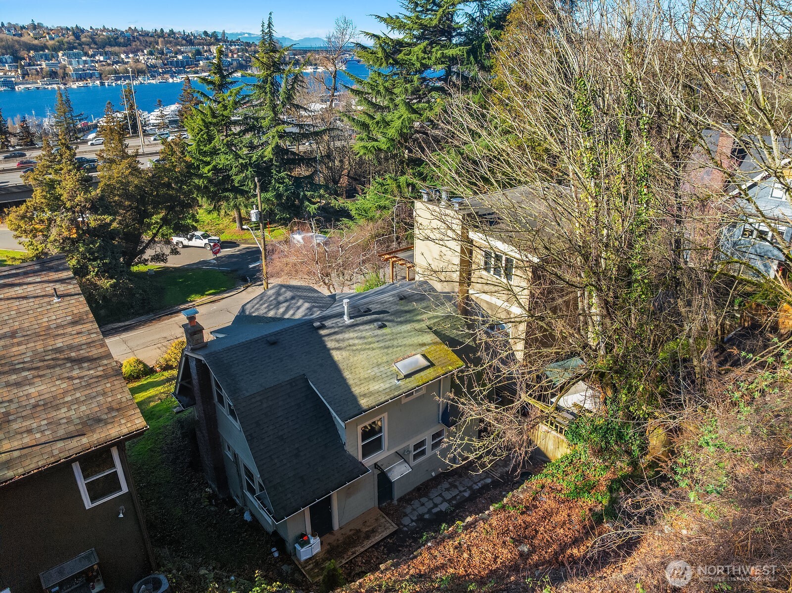 1606 Lakeview Boulevard E, Seattle, WA 98102