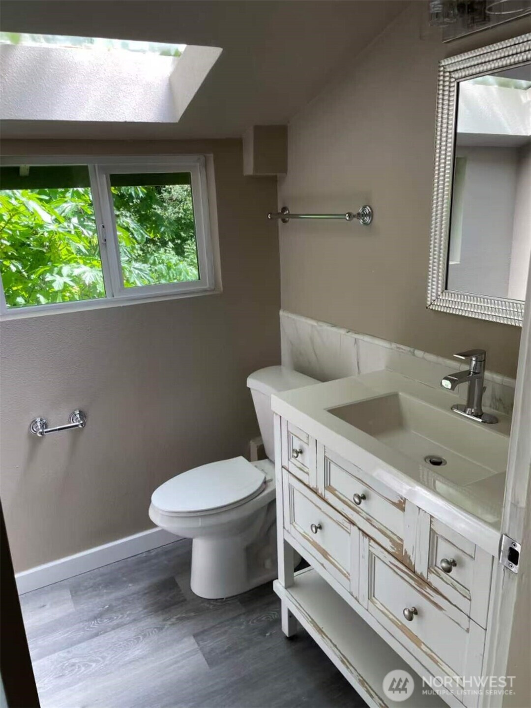 1606 Lakeview Boulevard E, Seattle, WA 98102