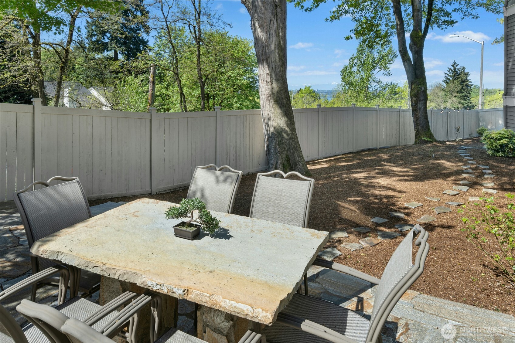 7003 117th Place NE, Kirkland, WA 98033