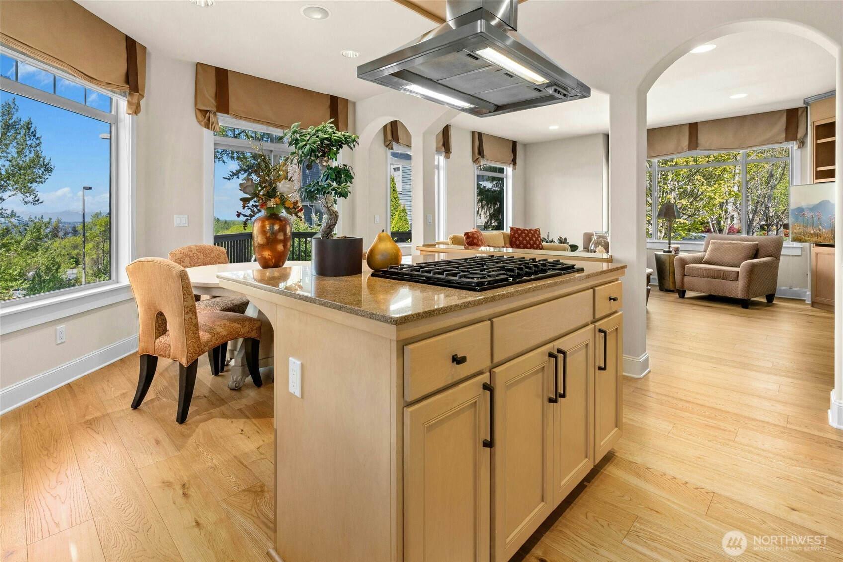 7003 117th Place NE, Kirkland, WA 98033