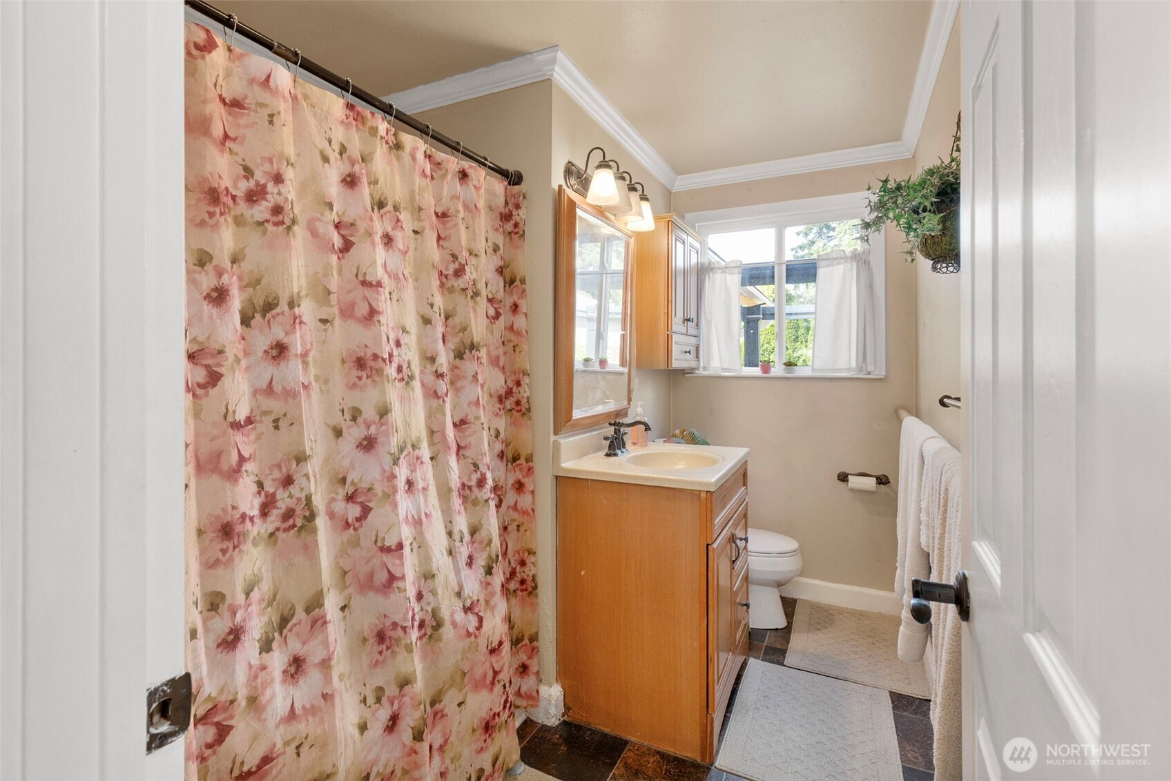 1344 NE Franklin Avenue , Bremerton, WA 98311