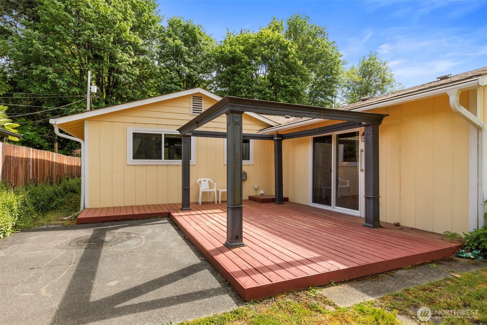 1344 NE Franklin Avenue , Bremerton, WA 98311