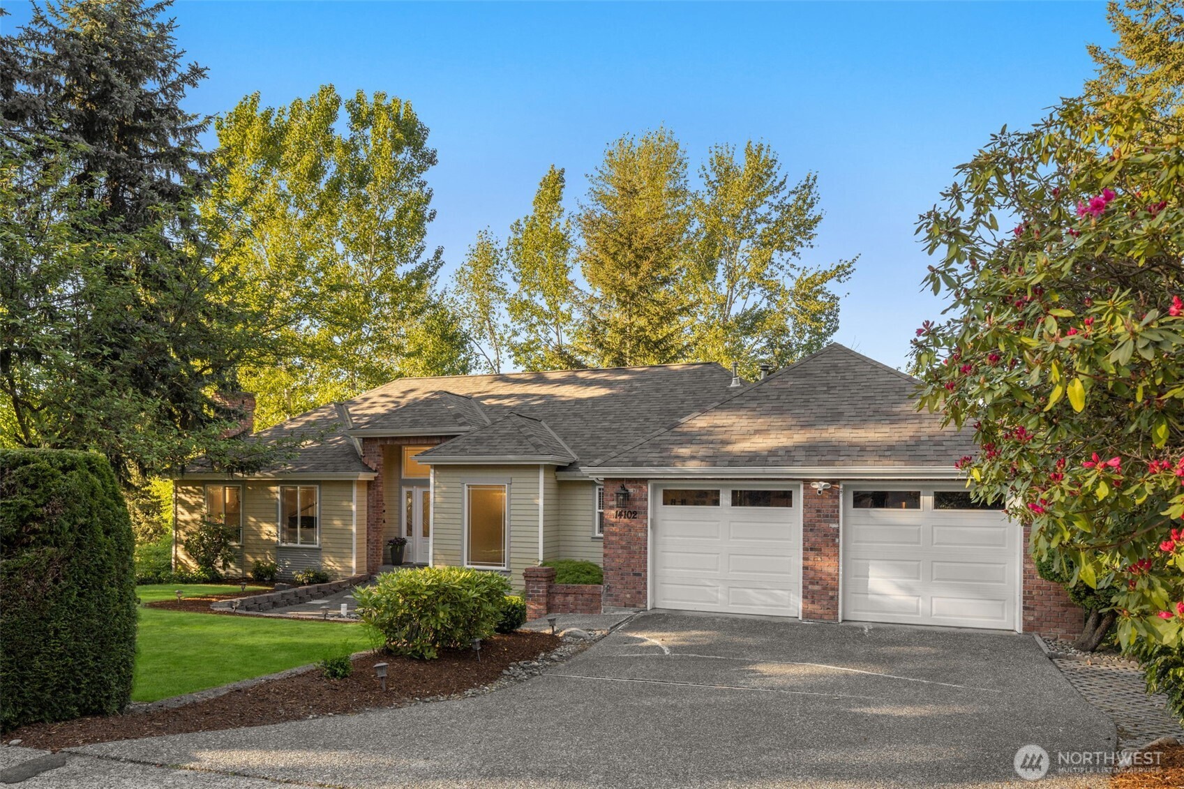 14102 SE 42nd Street , Bellevue, WA 98006