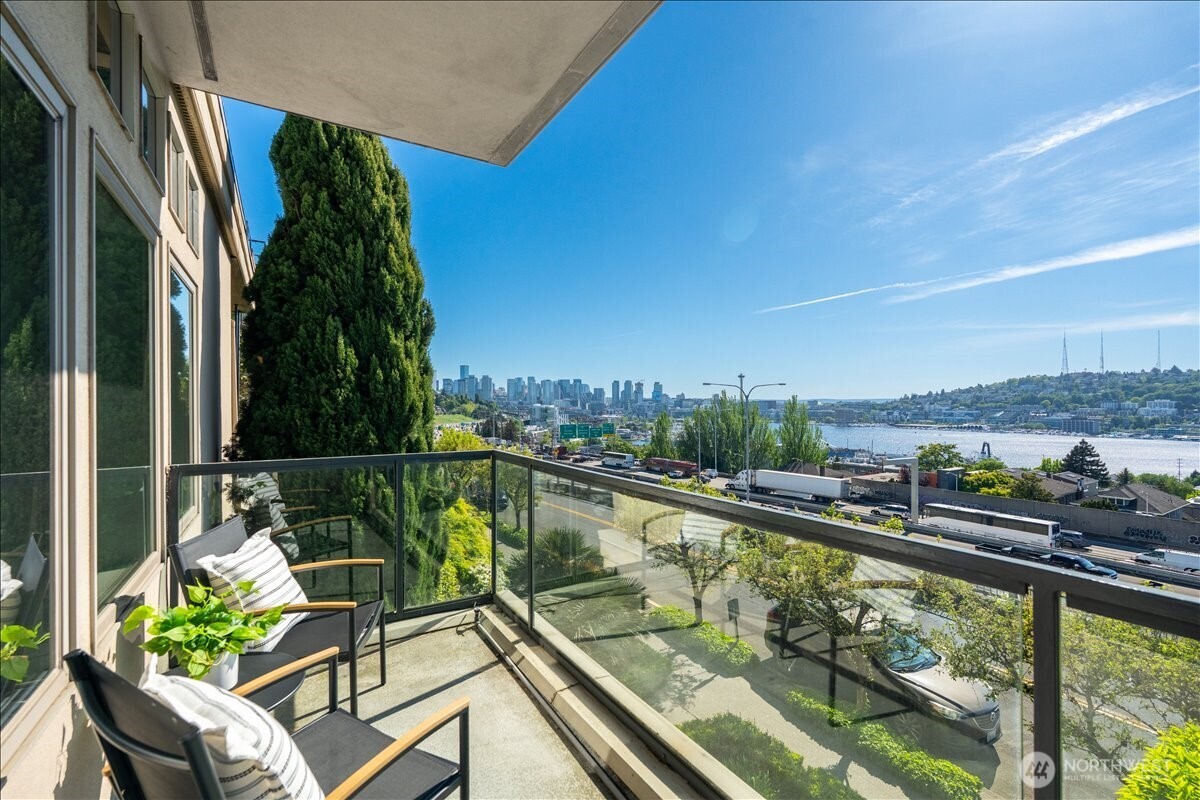 1958 Harvard Avenue E #201, Seattle, WA 98102