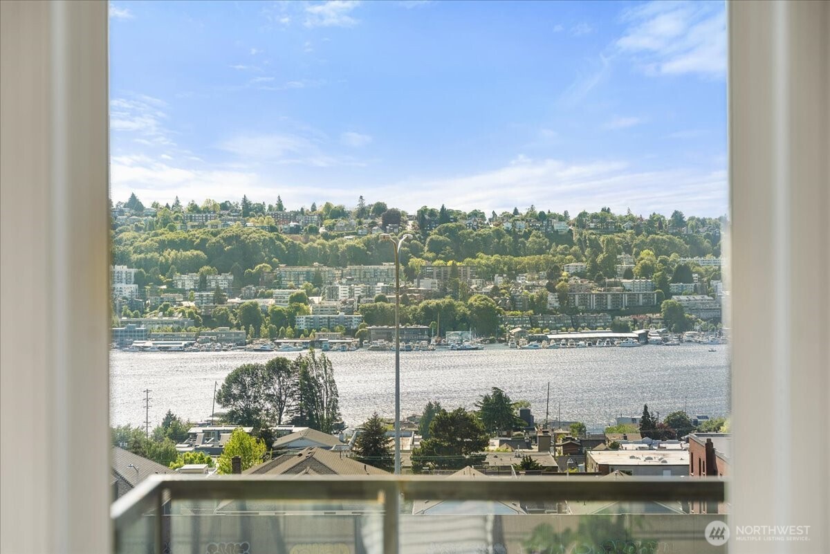 1958 Harvard Avenue E #201, Seattle, WA 98102