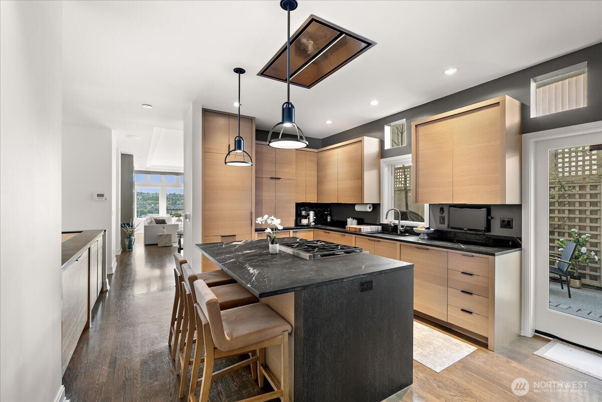 1958 Harvard Avenue E #201, Seattle, WA 98102