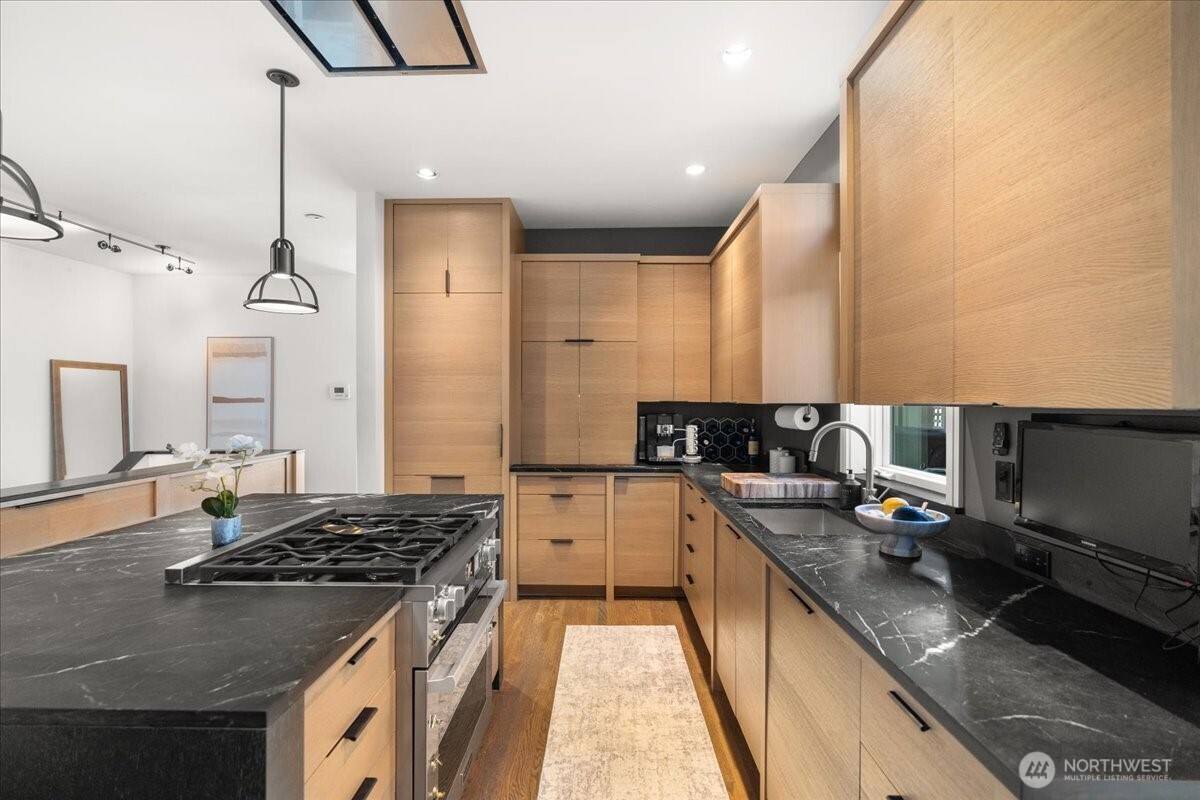 1958 Harvard Avenue E #201, Seattle, WA 98102