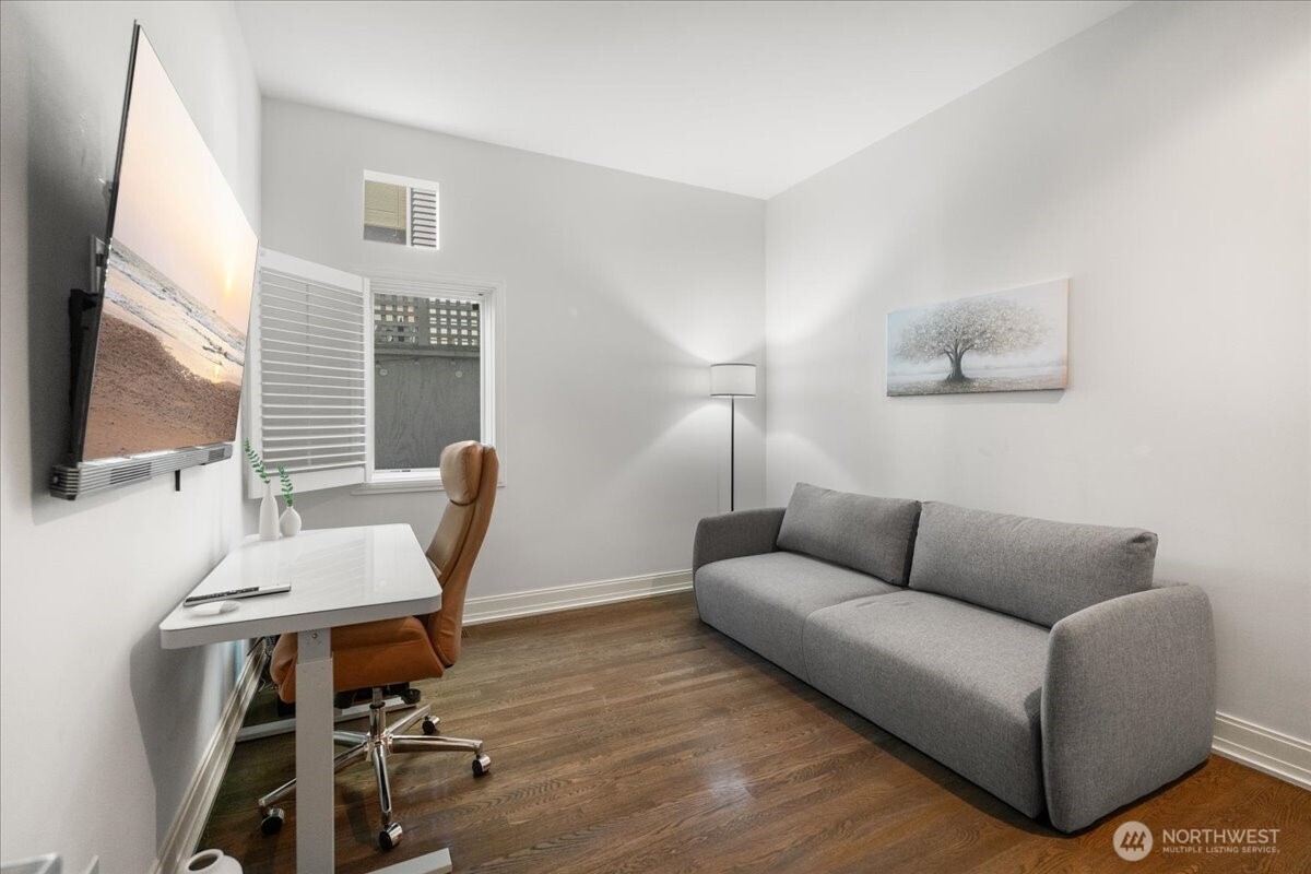 1958 Harvard Avenue E #201, Seattle, WA 98102