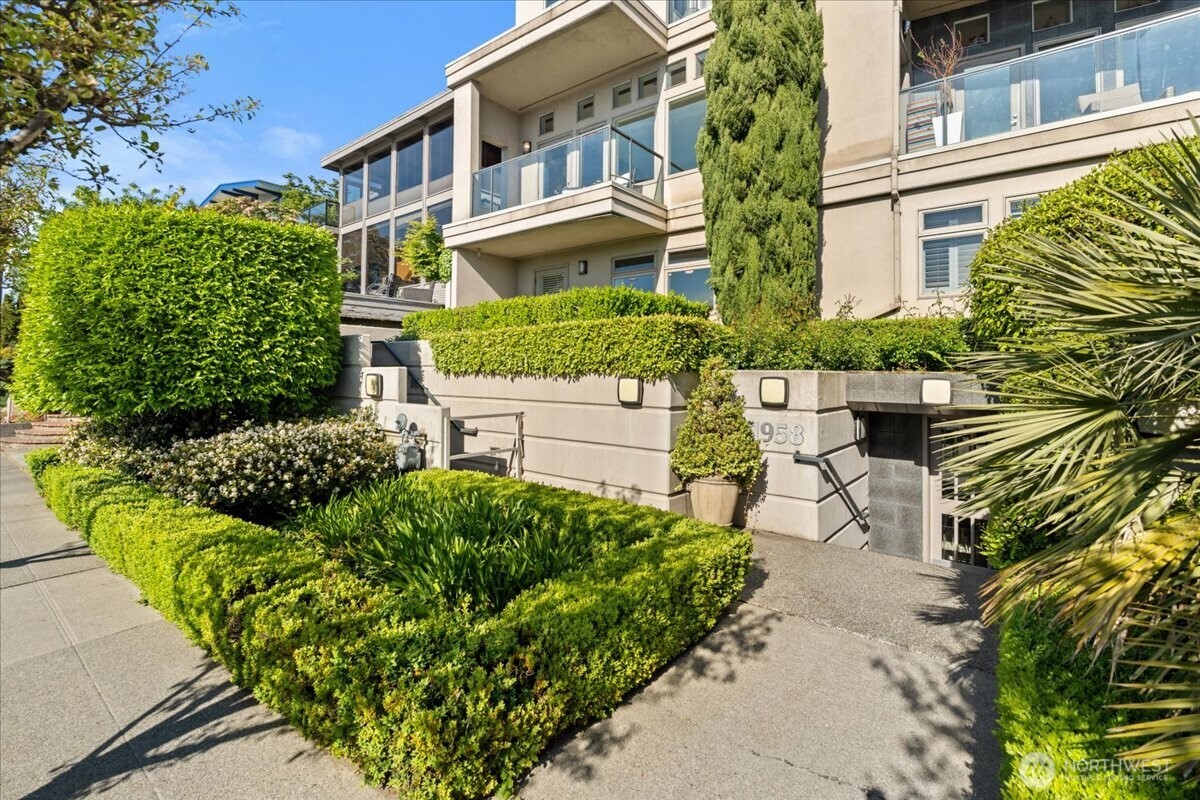 1958 Harvard Avenue E #201, Seattle, WA 98102